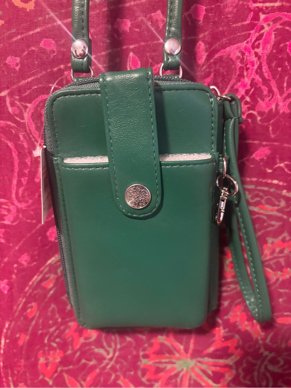 mundi Green Crossbody Phone Wallet with Snap Closure